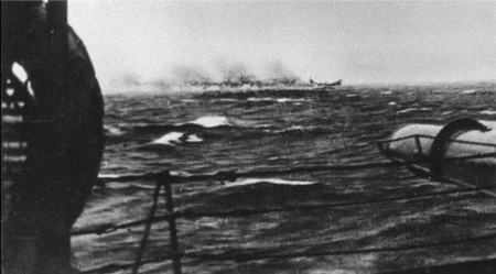 Battleship_Bismarck_sinking.jpg