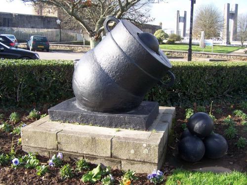 LeTonnerredeBrest.jpg